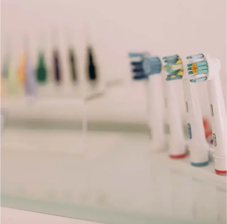 Zahnbürstenaufsätze in der Zahnarztpraxis Sandhofpassage Frankfurt – professionelle Zahnpflege und Prophylaxe für gesunde Zähne