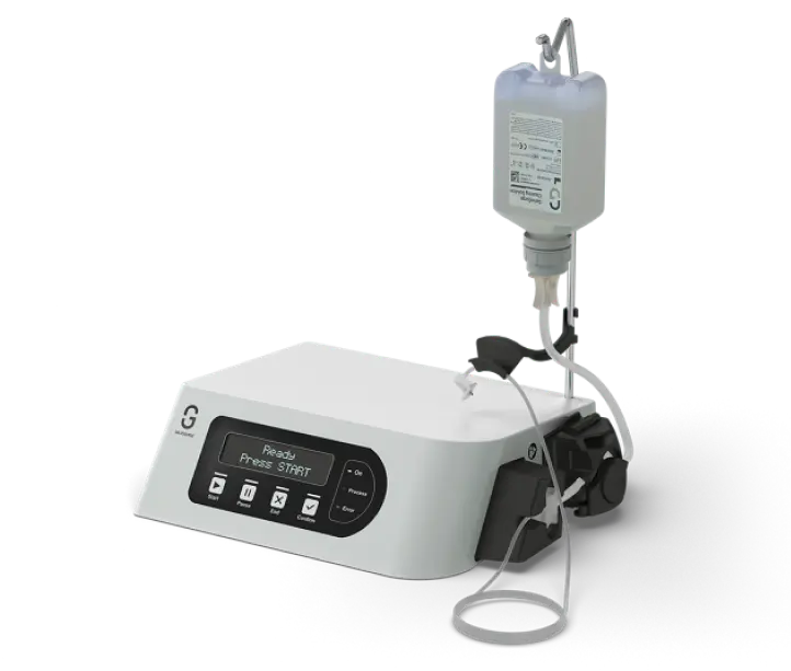 Moderne Implantologie-Ausrüstung mit Flüssigkeitsbehälter in der Zahnarztpraxis Sandhofpassage Frankfurt